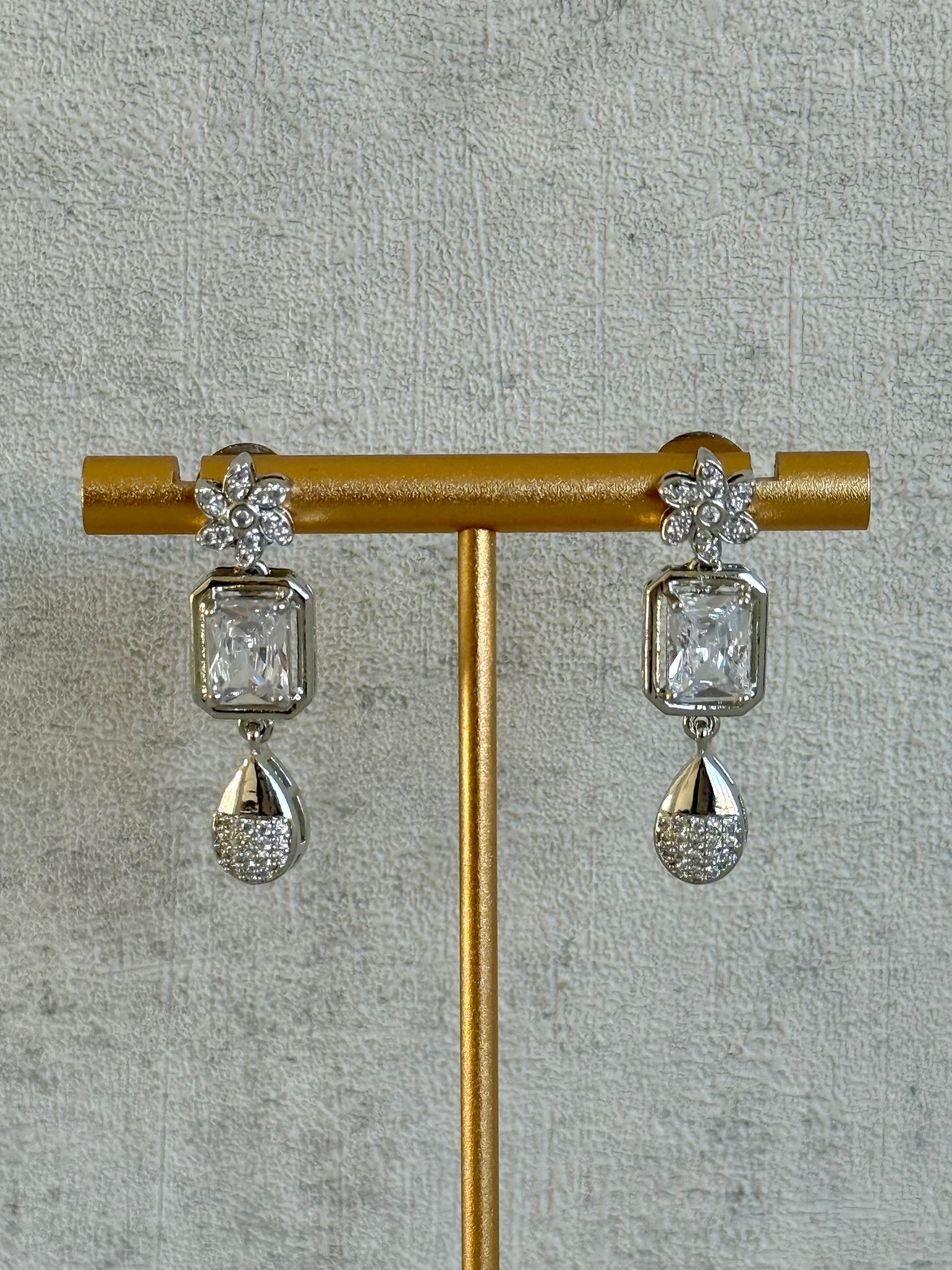 Ayura Designs Estrella Set with Necklace & Earrings – Silver Finish, Moissanite-Inspired Stones and Teardrop Charms