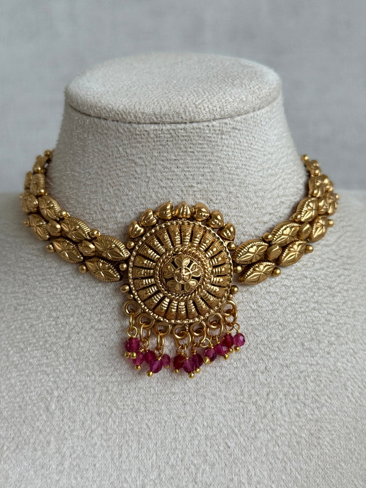 Ayura Designs Rania Choker Set with Studs – Antique Gold Floral Medallion Choker with Ruby Pink Bead Detailing
