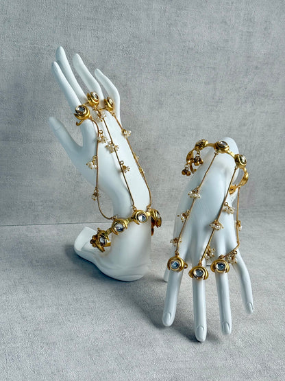 Ayura Designs Chand Haathphool – Antique Gold Hand Harness with Kundan-Style Mirror-Cut Stones & Pearl Detailing
