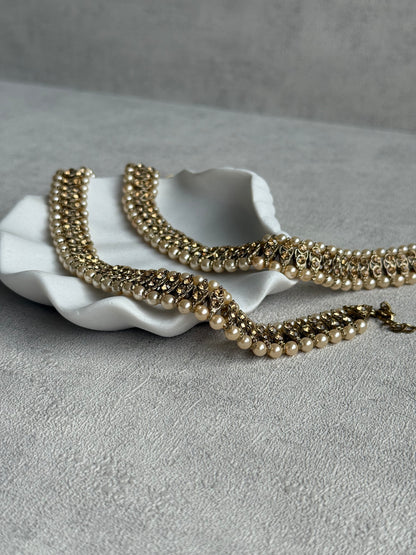 Ayura Designs Chandni Payals – Kundan Anklets with Ivory Pearls & Antique Gold Finish