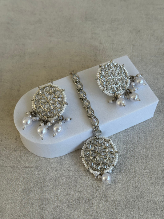 Ayura Designs Ifrah Tikka Set with Studs – Mirror-Cut Stones, Pearls & Antique Silver Finish
