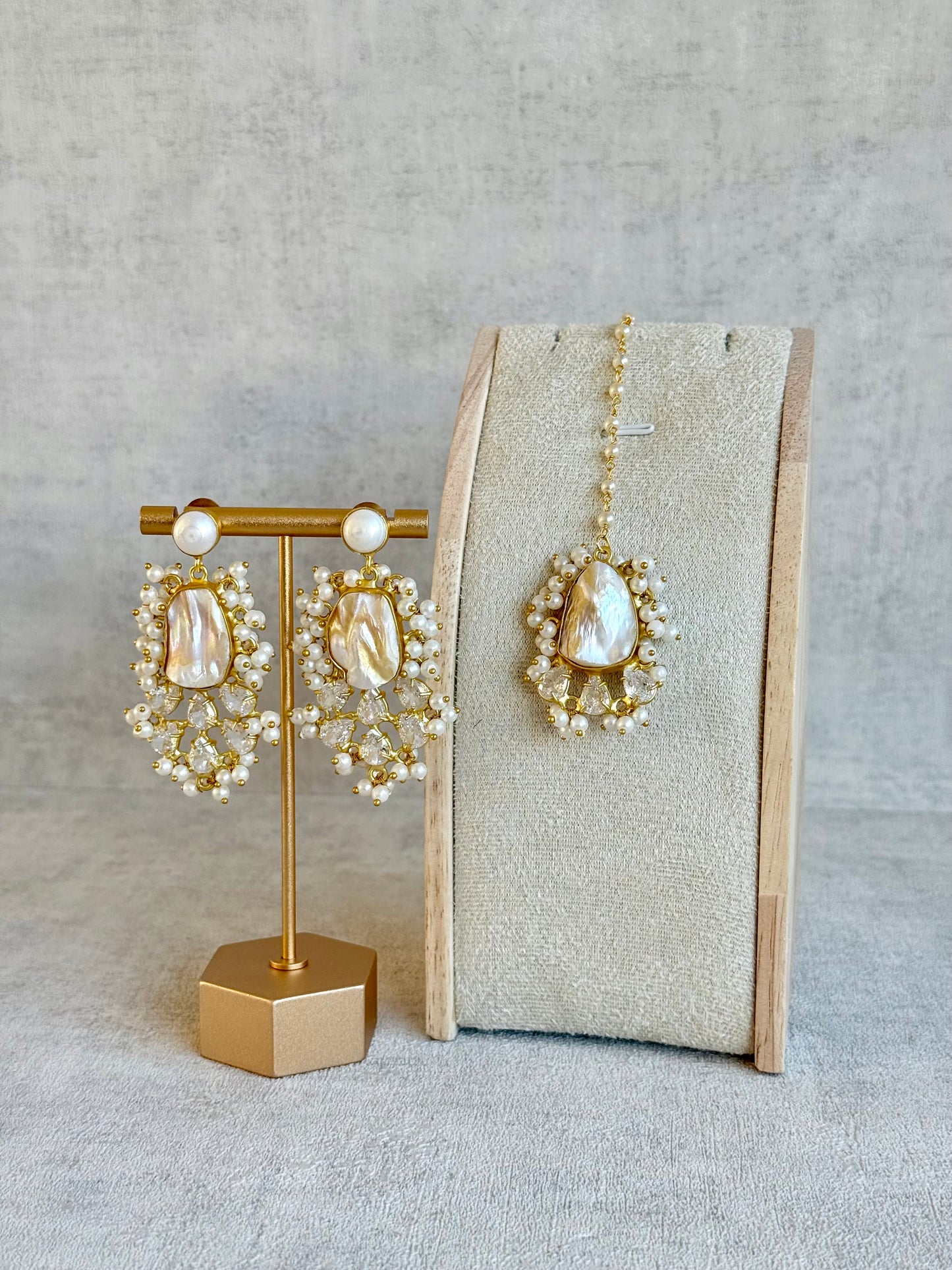 Ayura Designs Niamh Tikka Set – Baroque Pearl & Crystal Cluster Detailing in Antique Gold