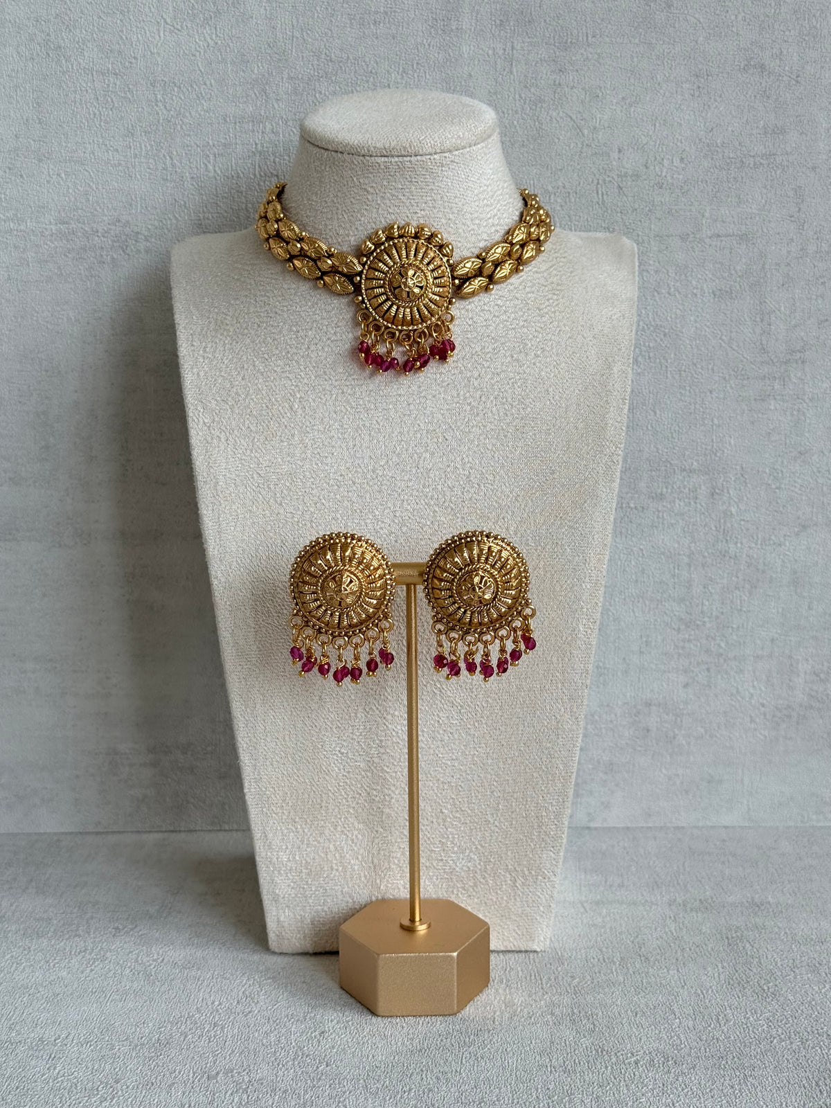 Ayura Designs Rania Choker Set with Studs – Antique Gold Floral Medallion Choker with Ruby Pink Bead Detailing