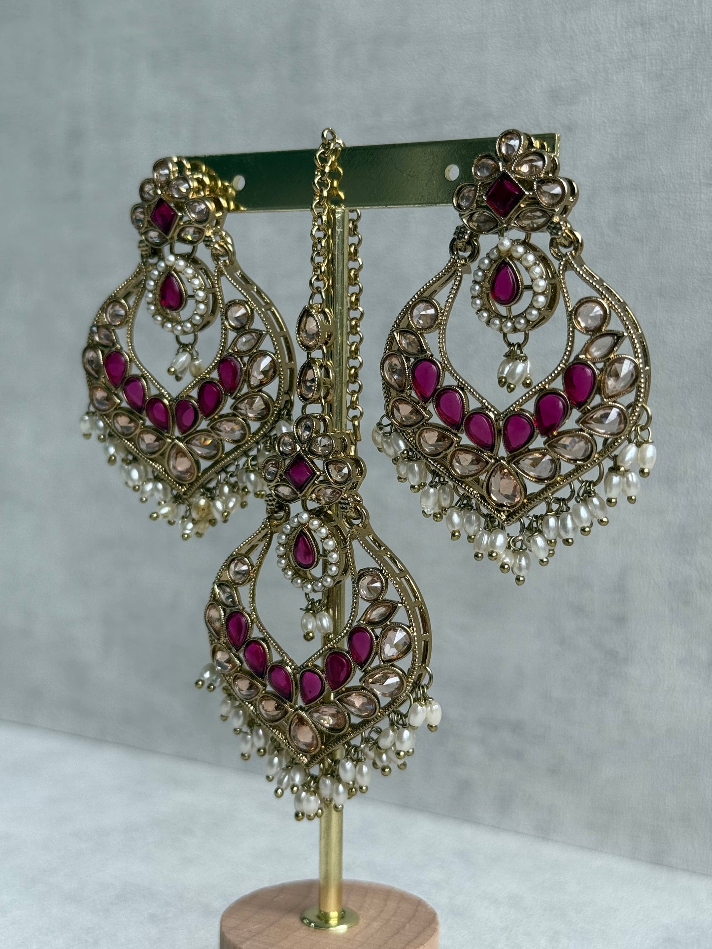 Ayura Designs Damini Tikka Set – Mirror-Cut Kundan Earrings & Tikka with Pink Enamel and Pearl Detailing