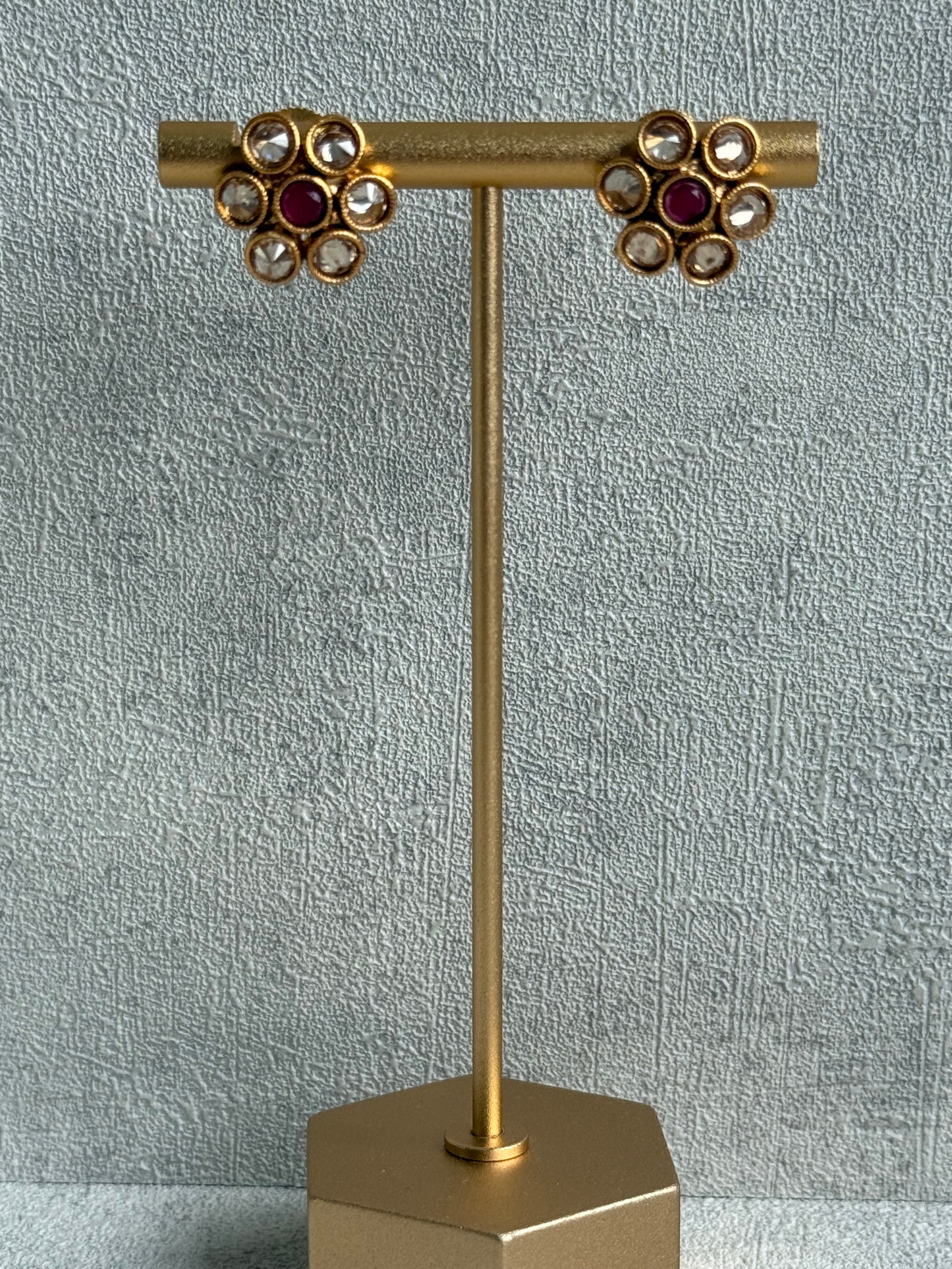 Ayura Designs Veni Set – Gold Necklace & Stud Earrings with Champagne Mirror-Cut Polki Stones