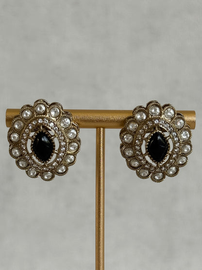 Ayura Designs Ivy Necklace Set with Studs & Tikka – Black Kundan Detailing