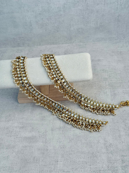 Ayura Designs Zanzi Payals – Kundan Teardrop Anklets with Pearl Cluster Detailing