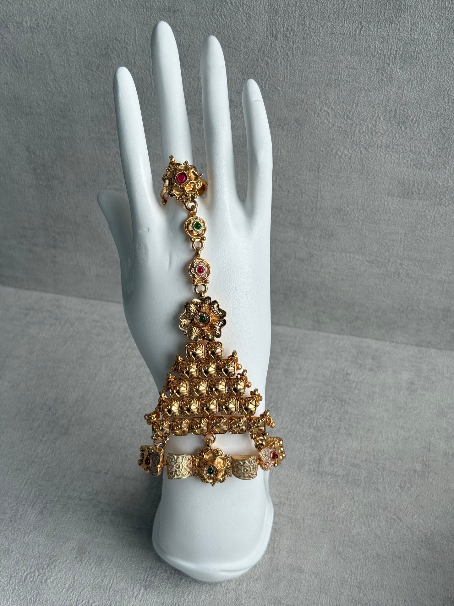 Ayura Designs Tripta Haathphool – Set of 2 Antique Gold Floral Hand Ornament with Multicolour Stones