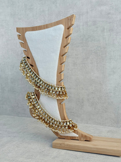 Ayura Designs Zanzi Payals – Kundan Teardrop Anklets with Pearl Cluster Detailing