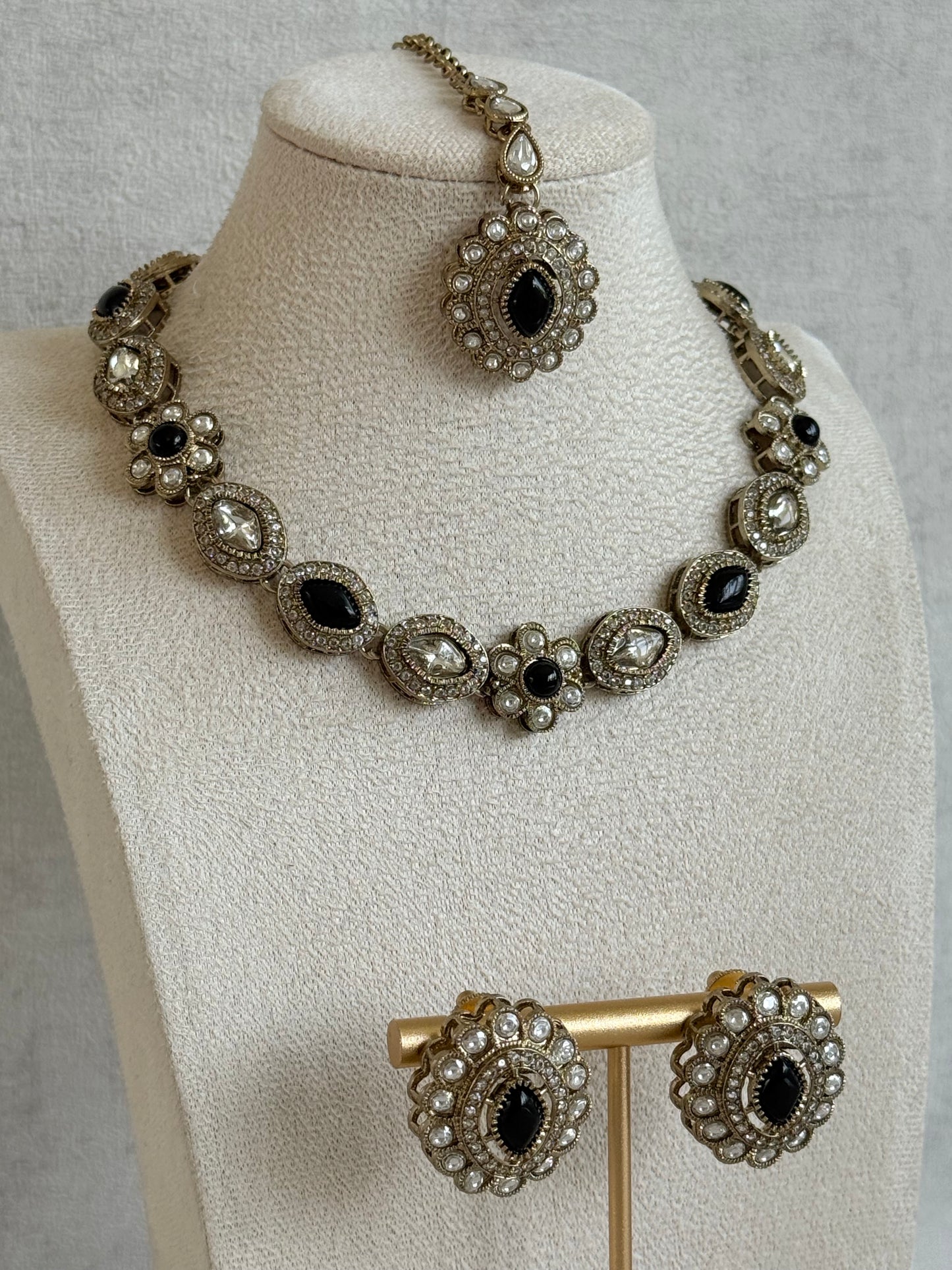 Ayura Designs Ivy Necklace Set with Studs & Tikka – Black Kundan Detailing