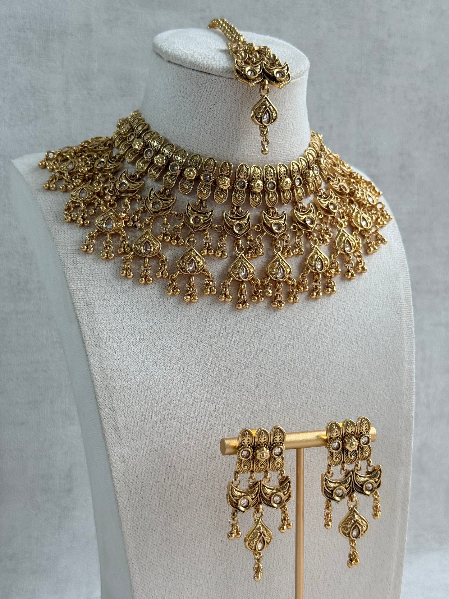 Ayura Designs Sifat Bridal Set with Earrings & Tikka – Antique Gold Kundan Waterfall Design with Paisley & Ghungroo Drops