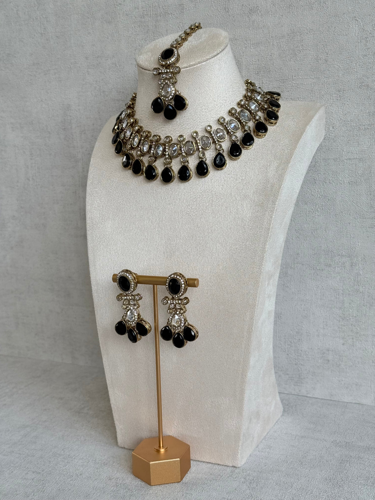 Ayura Designs Ava Necklace Set with Earrings & Tikka – Black Stone & Mirror-Cut Necklace Set in Antique Gold Finish