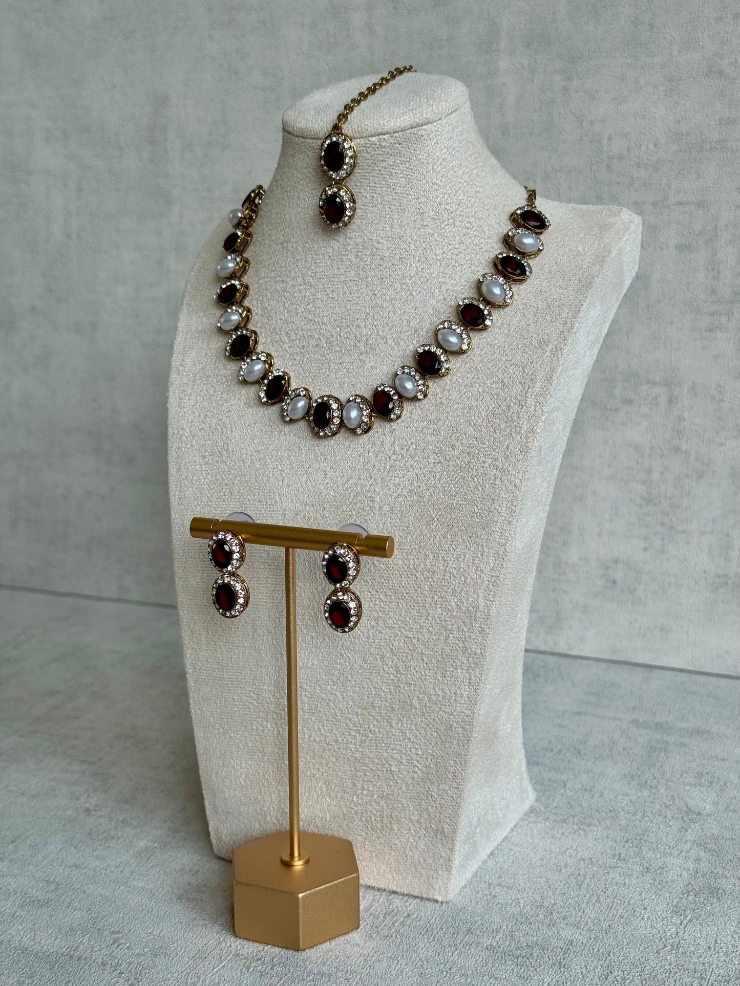 Ayura Designs Eira Set – Necklace, Earrings & Tikka with Ruby Red & Ivory Oval Stones in Antique Gold