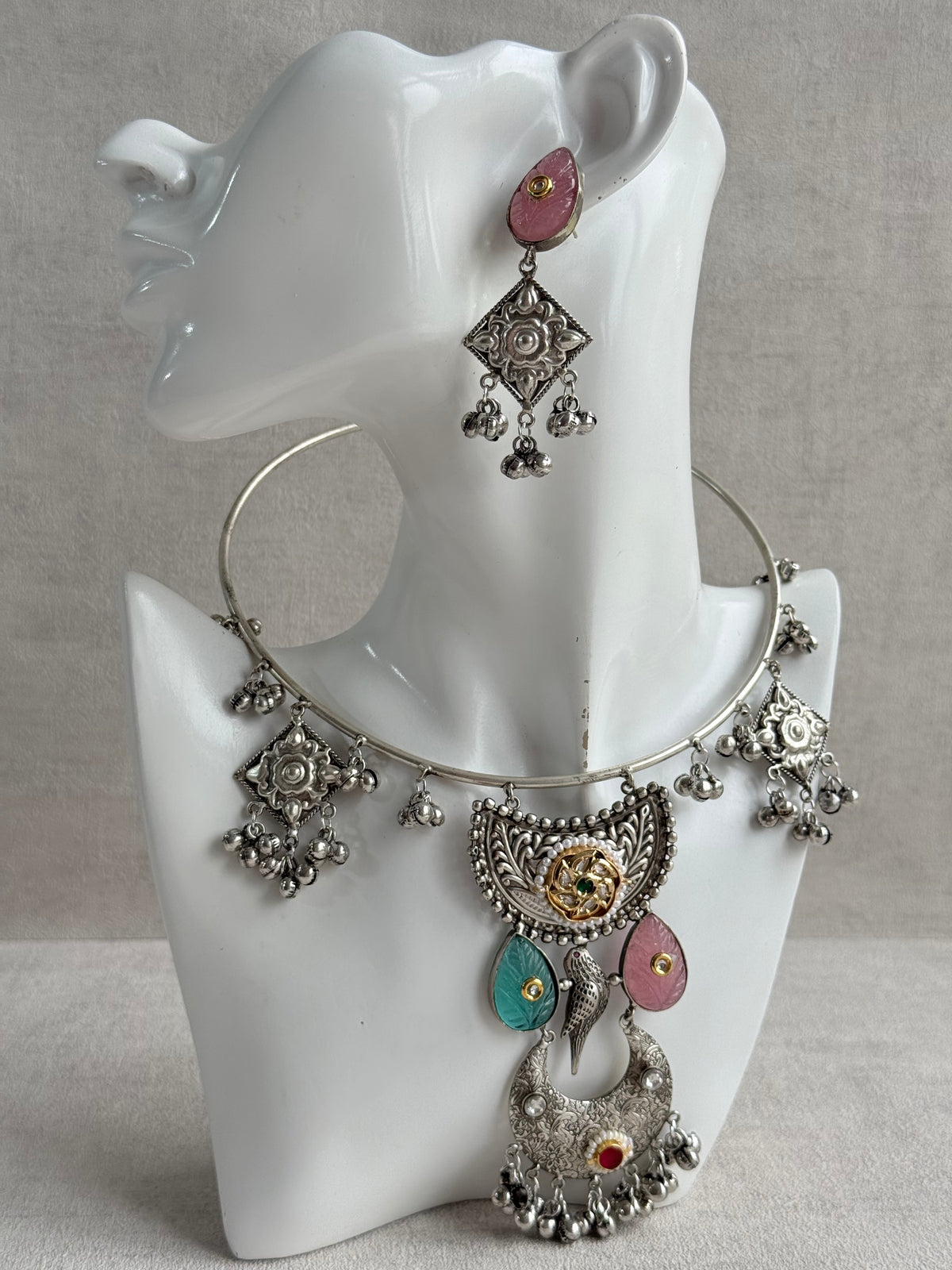 Ayura Designs Jiyana Collar Necklace Set – Blush Pink & Aqua Green Carved Teardrop Stones & Oxidised Silver Finish