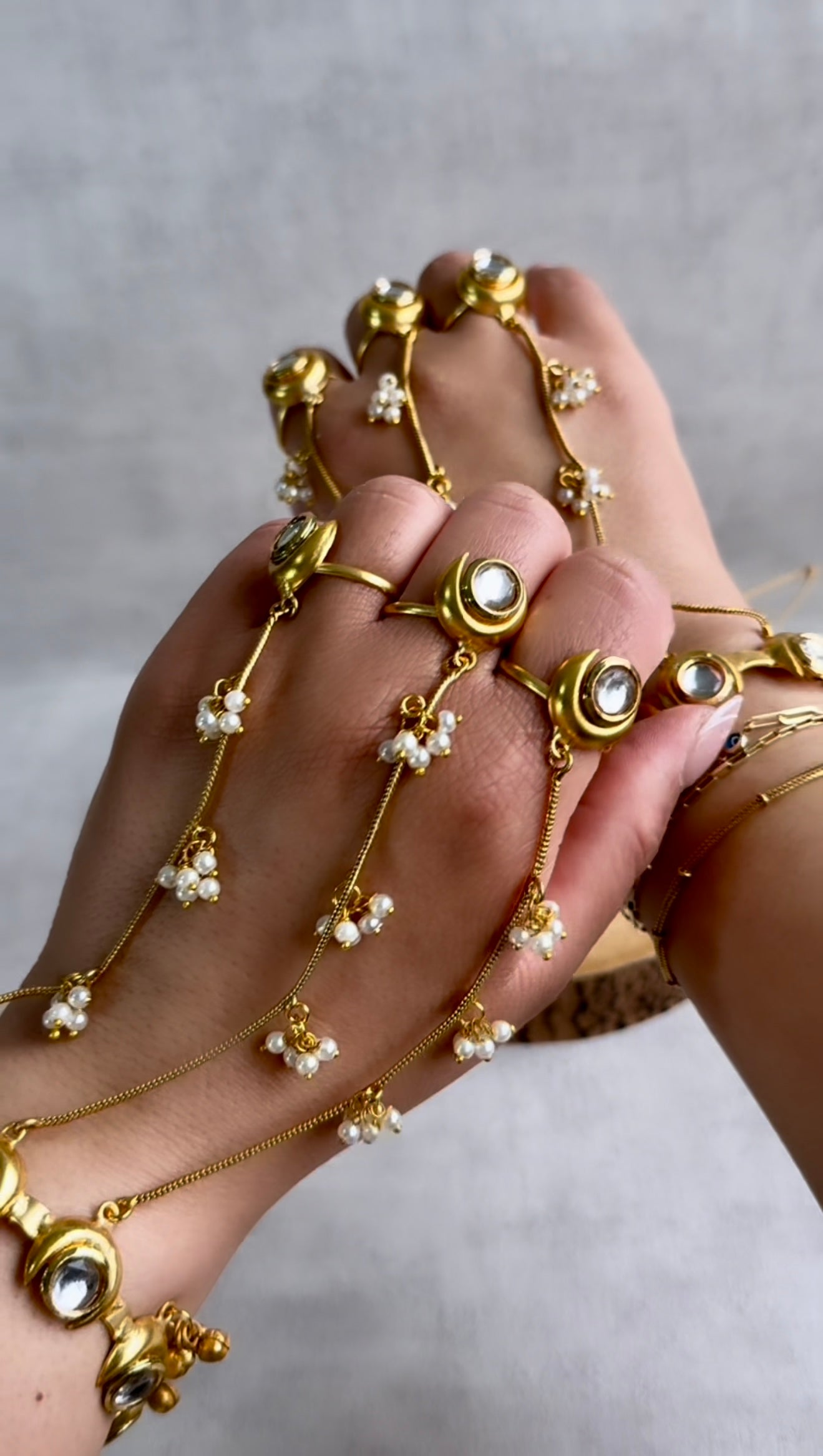 Ayura Designs Chand Haathphool – Antique Gold Hand Harness with Kundan-Style Mirror-Cut Stones & Pearl Detailing