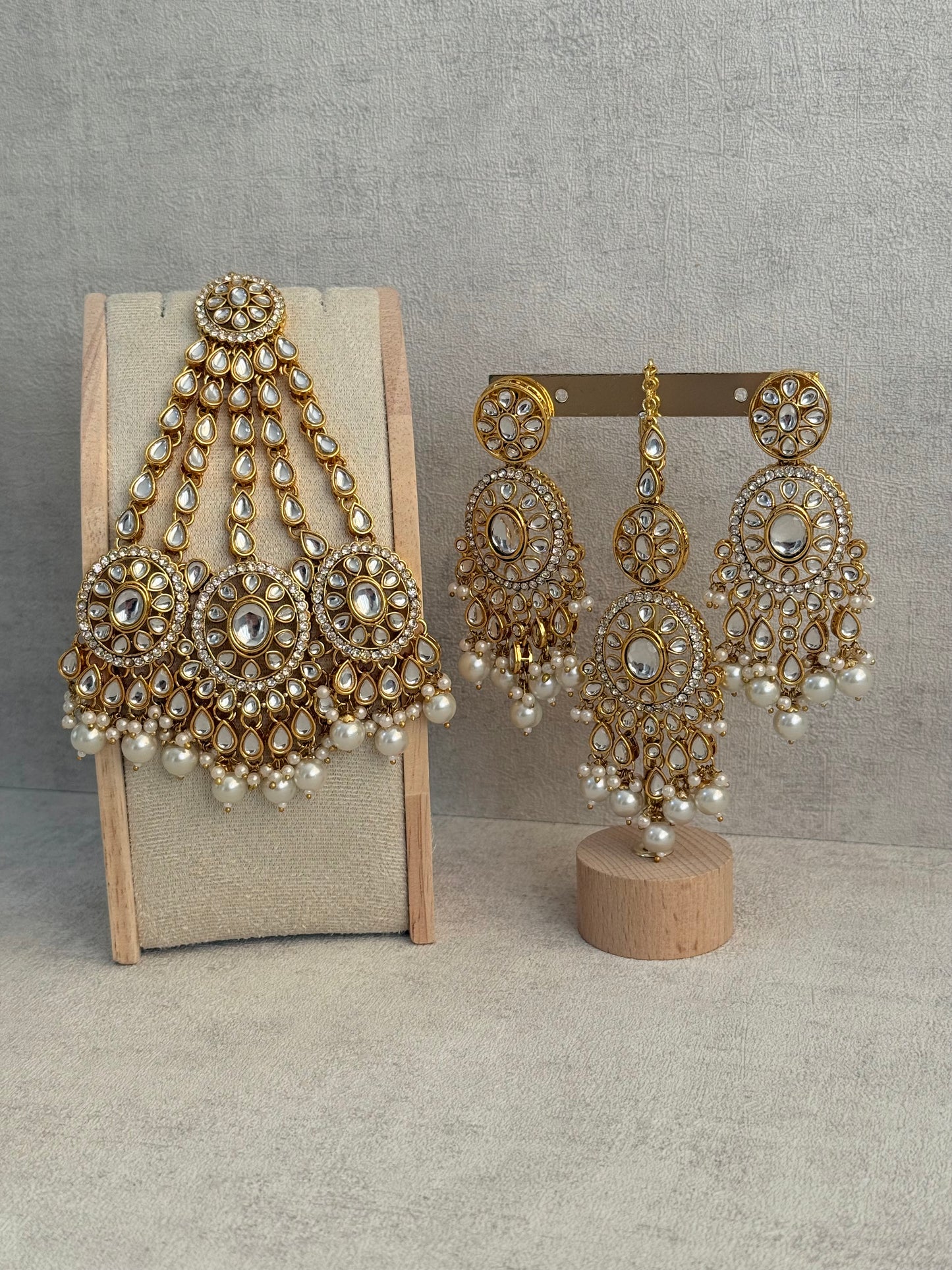 Ayura Designs Zara Set with Necklace, Earrings, Tikka & Passa – Antique Gold with Kundan Detailing & Ivory Pearl Drops