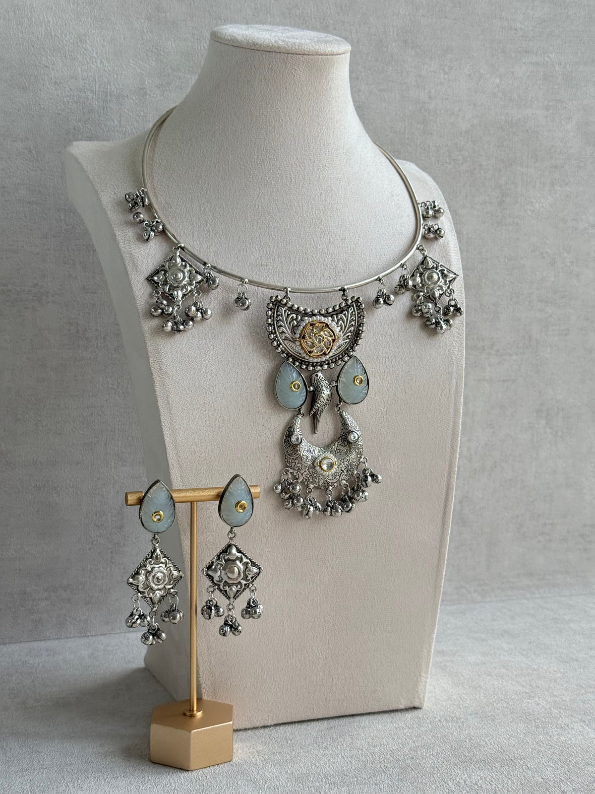 Ayura Designs Jiyana Collar Necklace Set – Dove Grey Carved Teardrop Stones & Oxidised Silver Finish