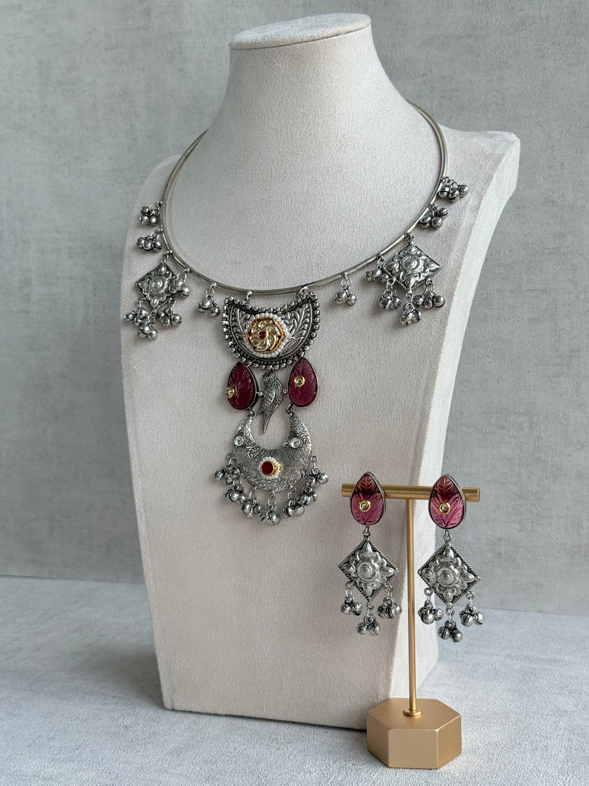 Ayura Designs Jiyana Collar Necklace Set – Rose Pink Carved Teardrop Stones & Oxidised Silver Finish