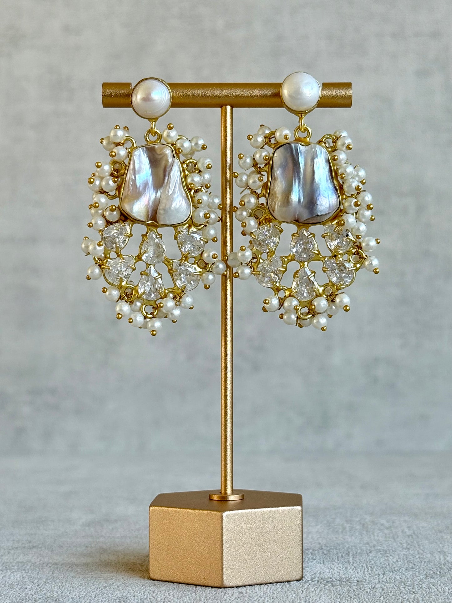 Ayura Designs Niamh Tikka Set – Grey Baroque Pearl & Crystal Cluster Detailing in Antique Gold