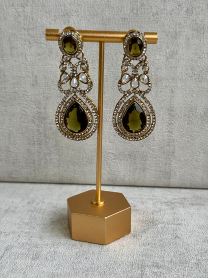 Ayura Designs Falak Set – Exquisite Kundan Stones Adorned with Olive Green Sapphires