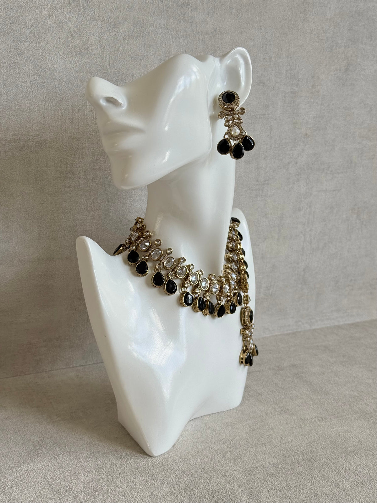Ayura Designs Ava Necklace Set with Earrings & Tikka – Black Stone & Mirror-Cut Necklace Set in Antique Gold Finish