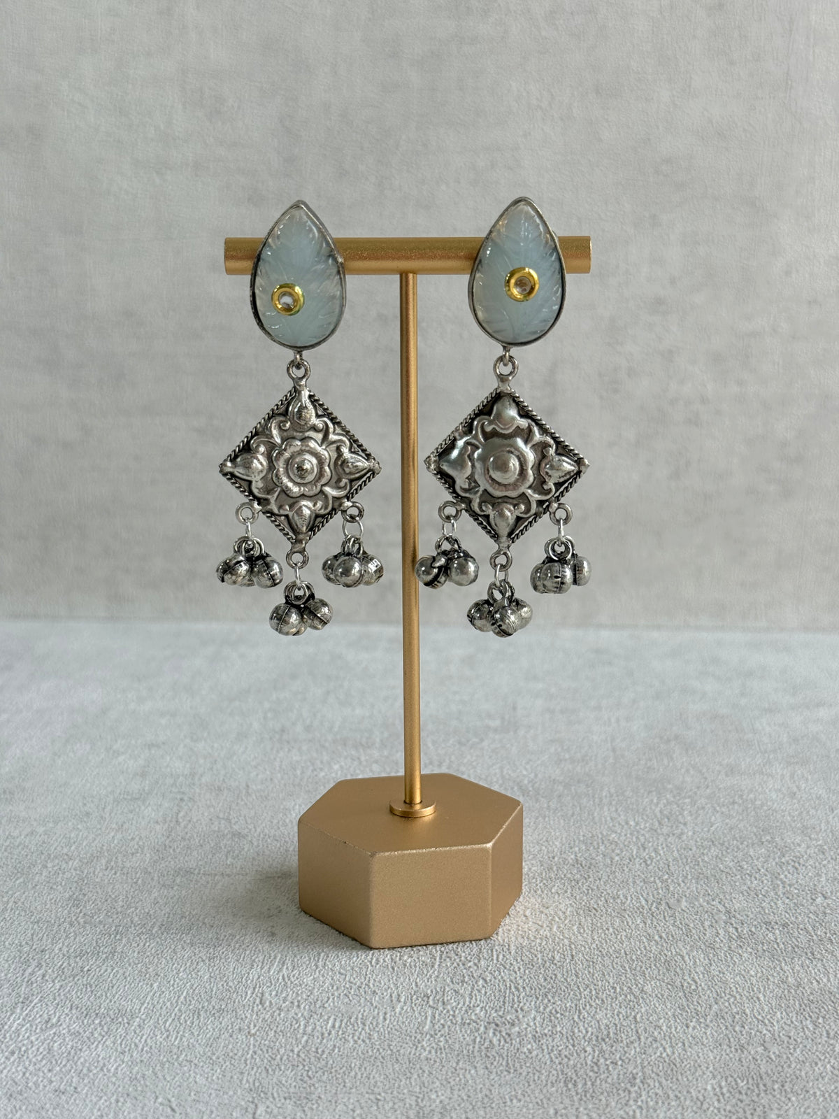 Ayura Designs Jiyana Collar Necklace Set – Dove Grey Carved Teardrop Stones & Oxidised Silver Finish
