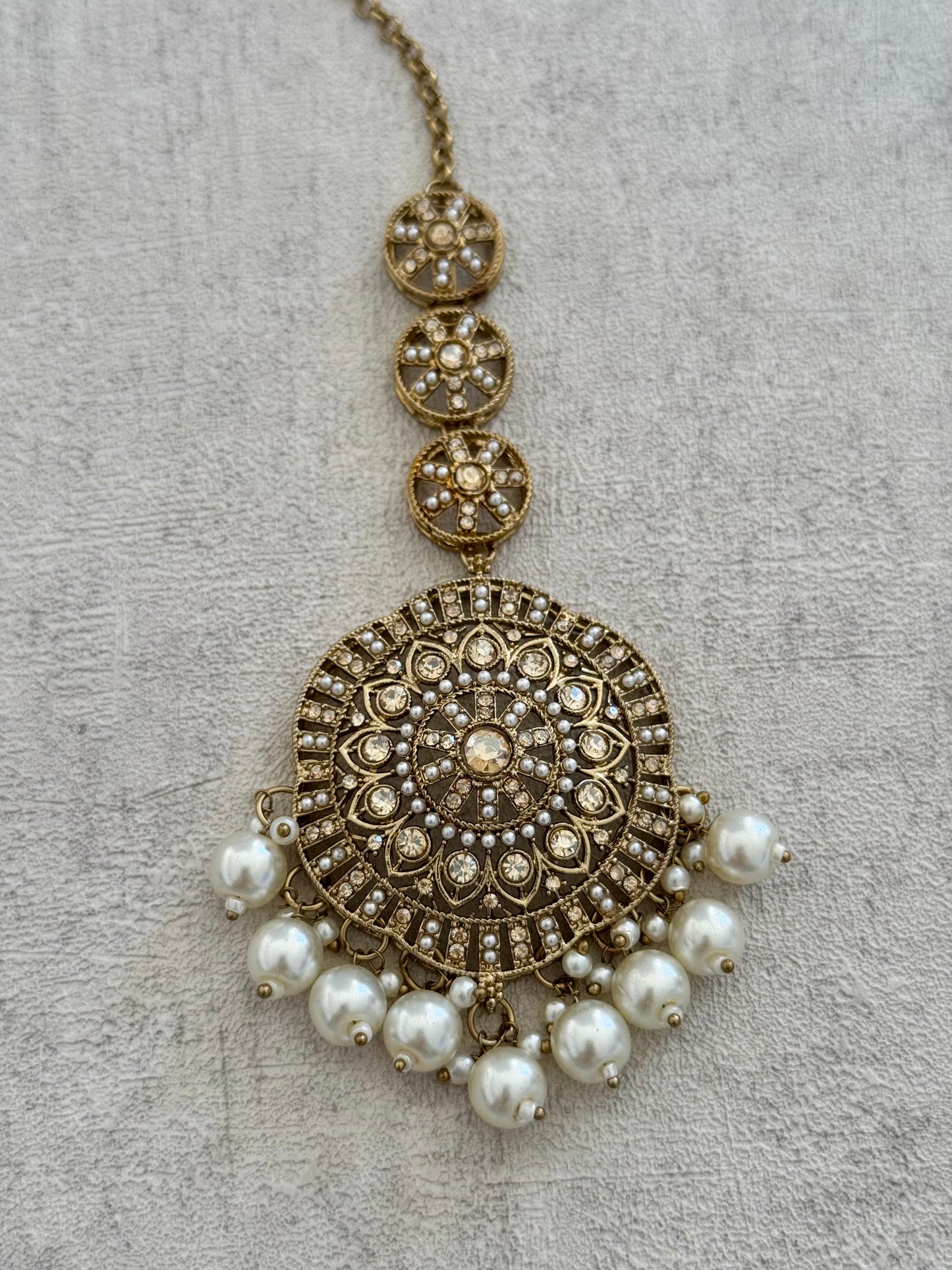 Ayura Designs Eraya Tikka Set – Antique Gold Earrings & Tikka with Pearl Accents