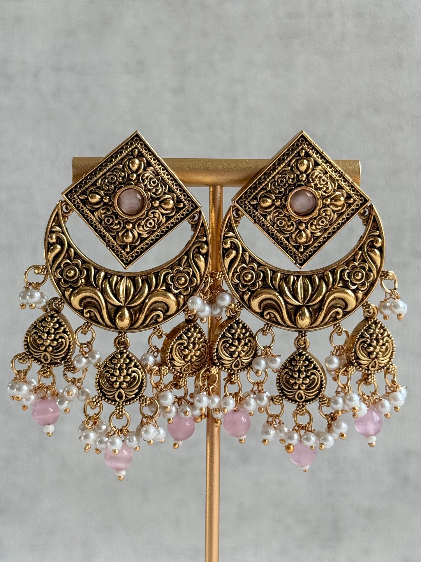 Ayura Designs Samera Choker Set with Earrings & Tikka – Blush Pink Beads, Pearl Detailing, Green Centre Stone, Floral Motifs & Antique Gold Finish