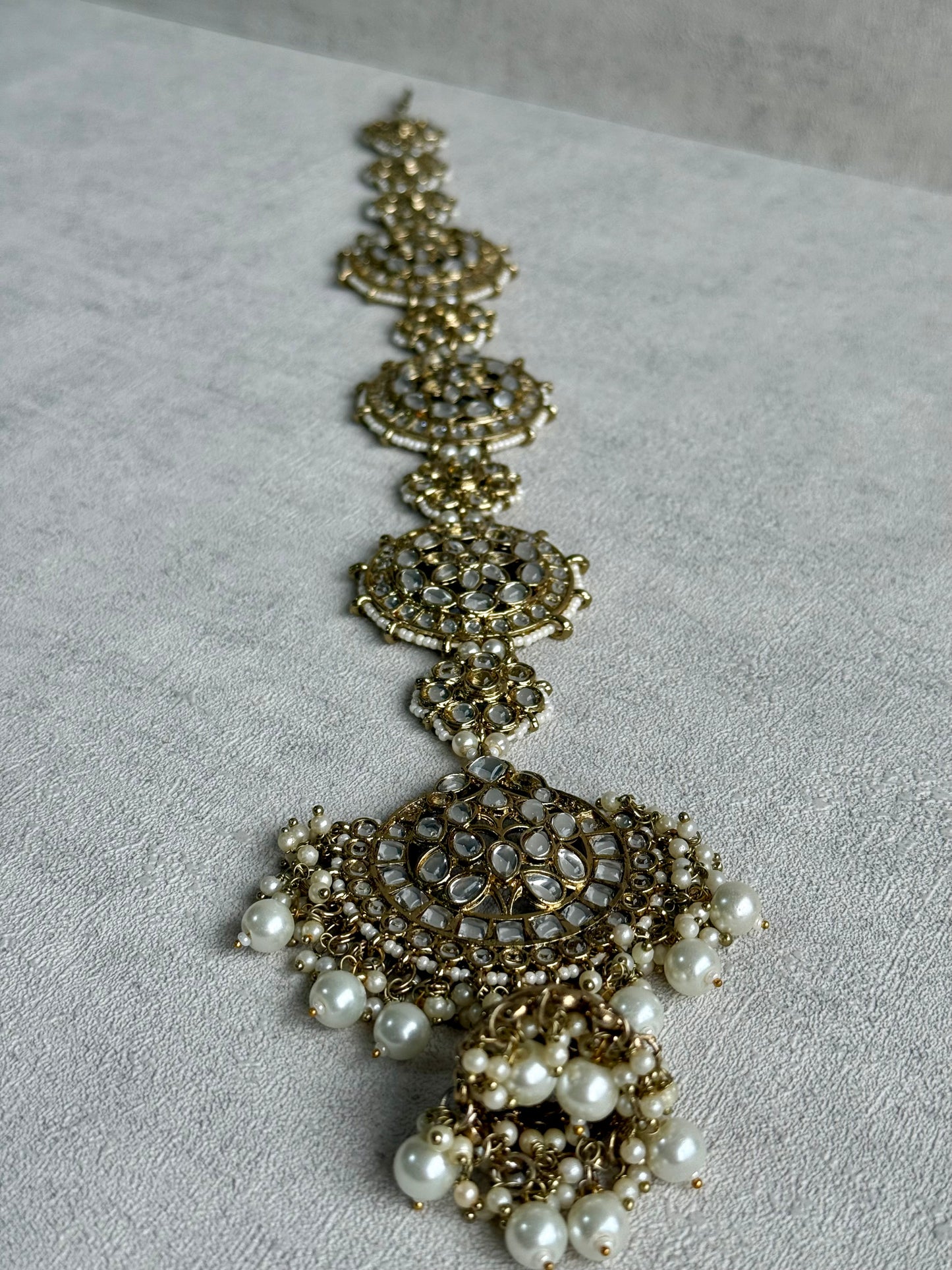 Ayura Designs Laraib Parandi – Mirror-Cut Kundan with Pearl Drops in Antique Gold Finish