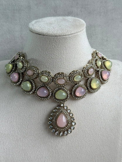 Ayura Designs Tamara Set with Necklace, Earrings & Tikka – Blush Pink & Pistachio Green Stones with Kundan Detailing in Antique Gold Finish