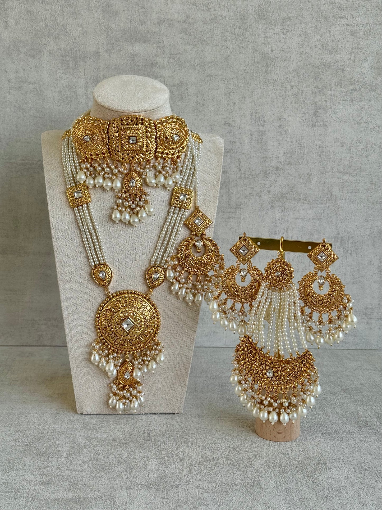 Ayura Designs Mannat Bridal Set with Choker, Haar, Earrings, Tikka & Passa – Ivory Pearls & Antique Gold Finish