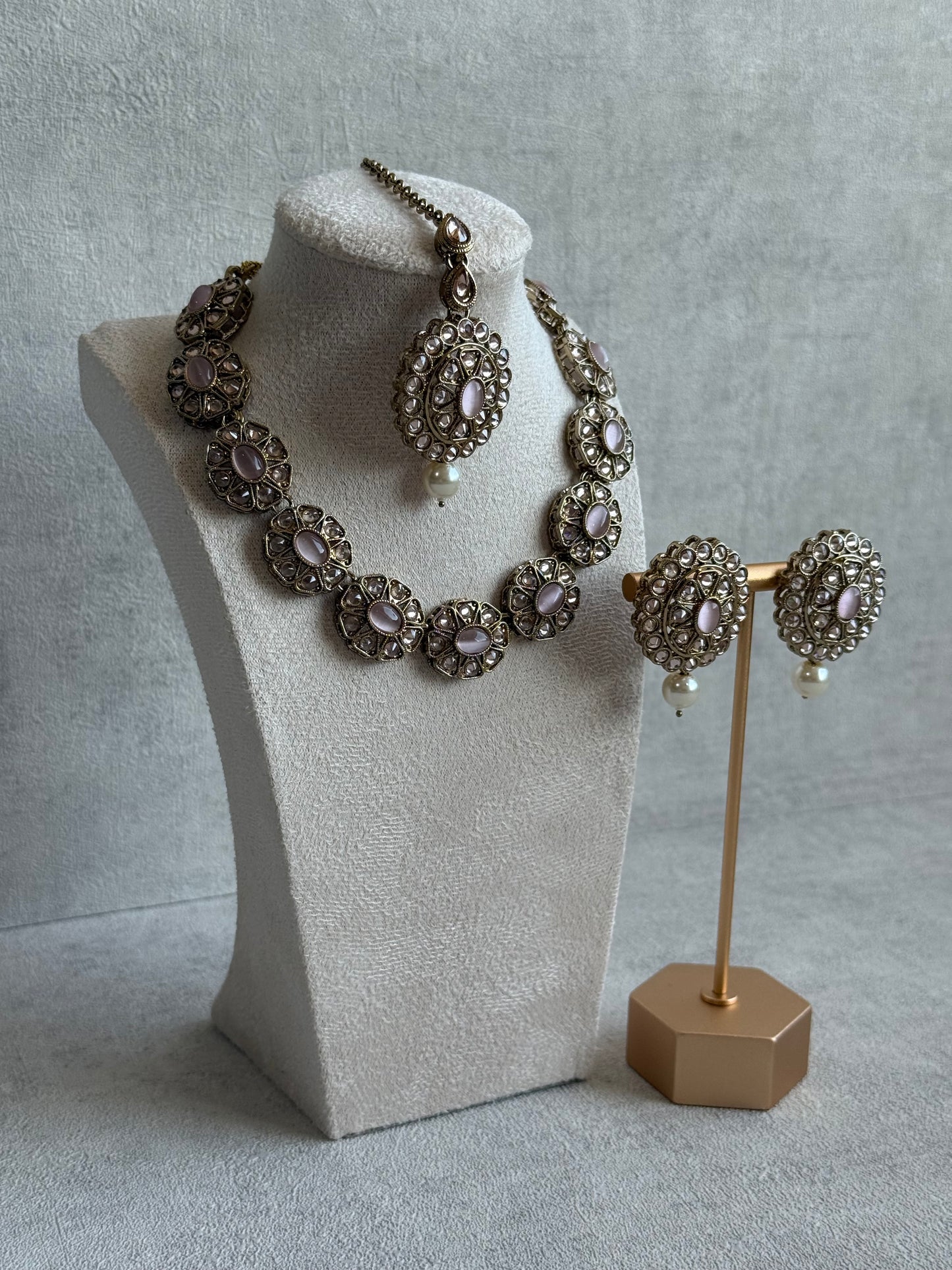 Ayura Designs Sania Set with Necklace, Earrings & Tikka – Blush Pink Stones, Kundan Detailing & Antique Gold Finish
