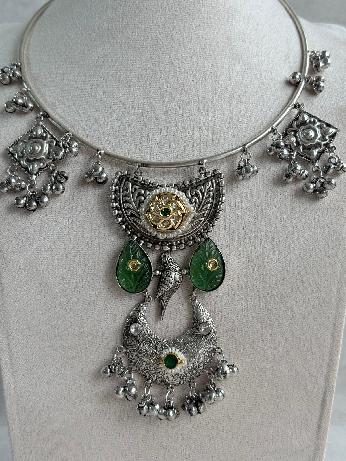Ayura Designs Jiyana Collar Necklace Set – Leaf Green Carved Teardrop Stones & Oxidised Silver Finish