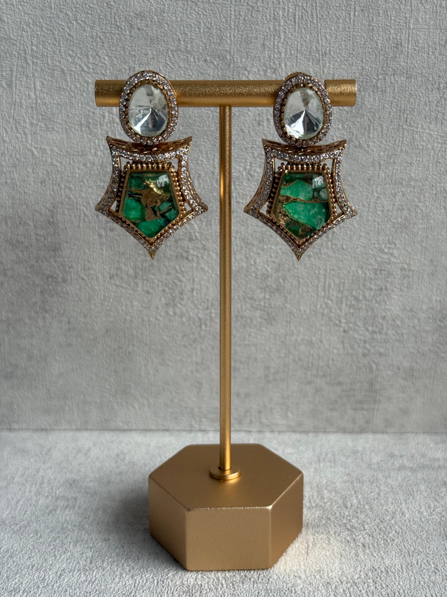 Ayura Designs Krupa Set – Necklace & Earrings with Green Stone featuring Natural Marbling, Mirror-Cut Kundan & Antique Gold Detailing