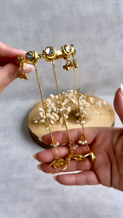 Ayura Designs Chand Haathphool – Antique Gold Hand Harness with Kundan-Style Mirror-Cut Stones & Pearl Detailing