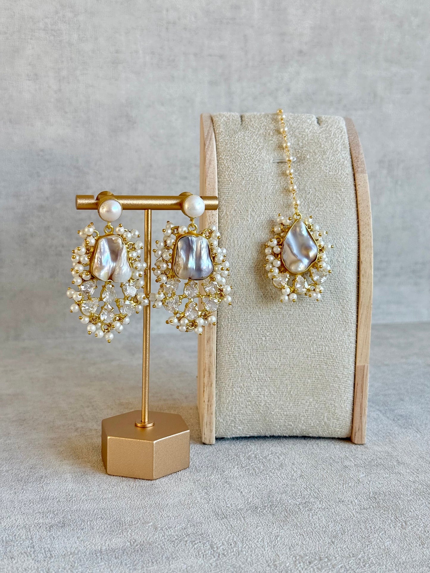 Ayura Designs Niamh Tikka Set – Grey Baroque Pearl & Crystal Cluster Detailing in Antique Gold