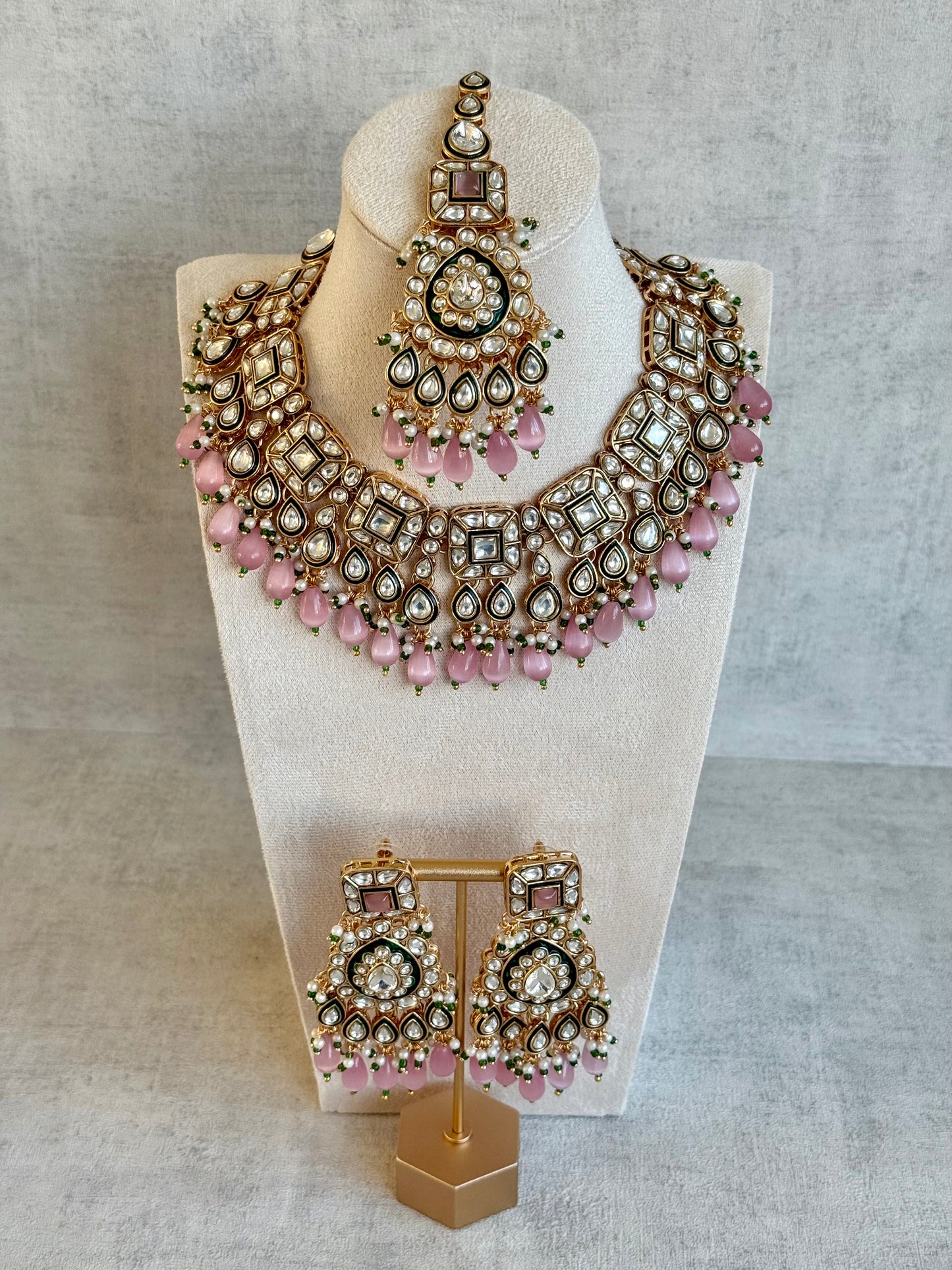 Ayura Designs Ishrat Set with Necklace, Earrings & Tikka – Kundan Detailing, Pearl Drops & Blush Pink Beads