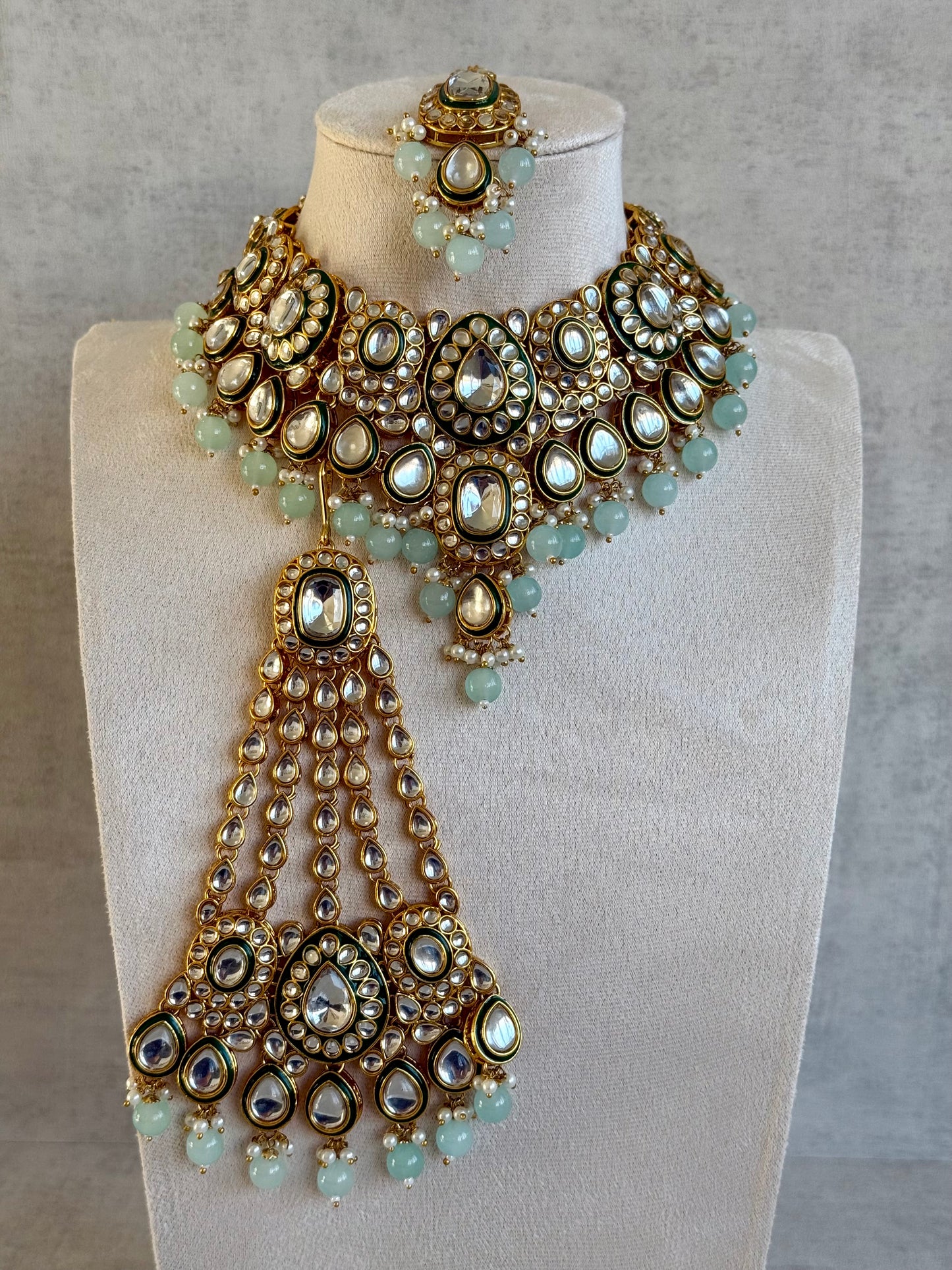 Ayura Designs Jashan Set with Necklace, Earrings, Tikka & Passa – Kundan Detailing, Pearl Drops & Soft Mint Green Beads