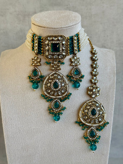 Ayura Designs Zarmeen Choker Set with Earrings & Tikka – Mirror-Cut Stones, Antique Gold Finish and Teal Green Beads