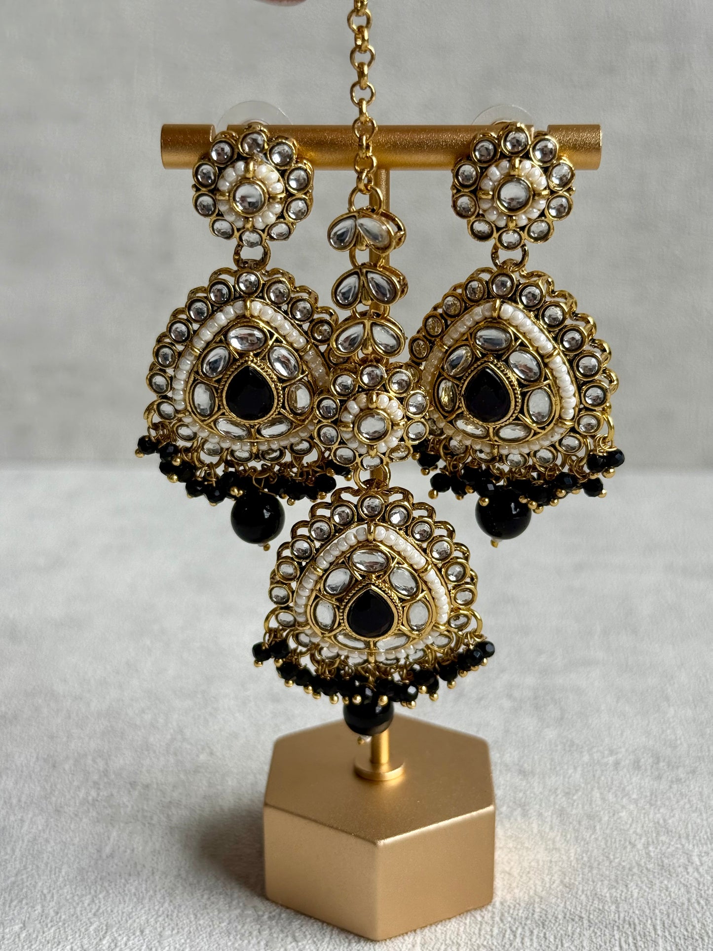 Ayura Designs Tehreem Set with Necklace, Earrings & Tikka – Mirror-Cut Stones, Black Beads & Antique Gold Finish