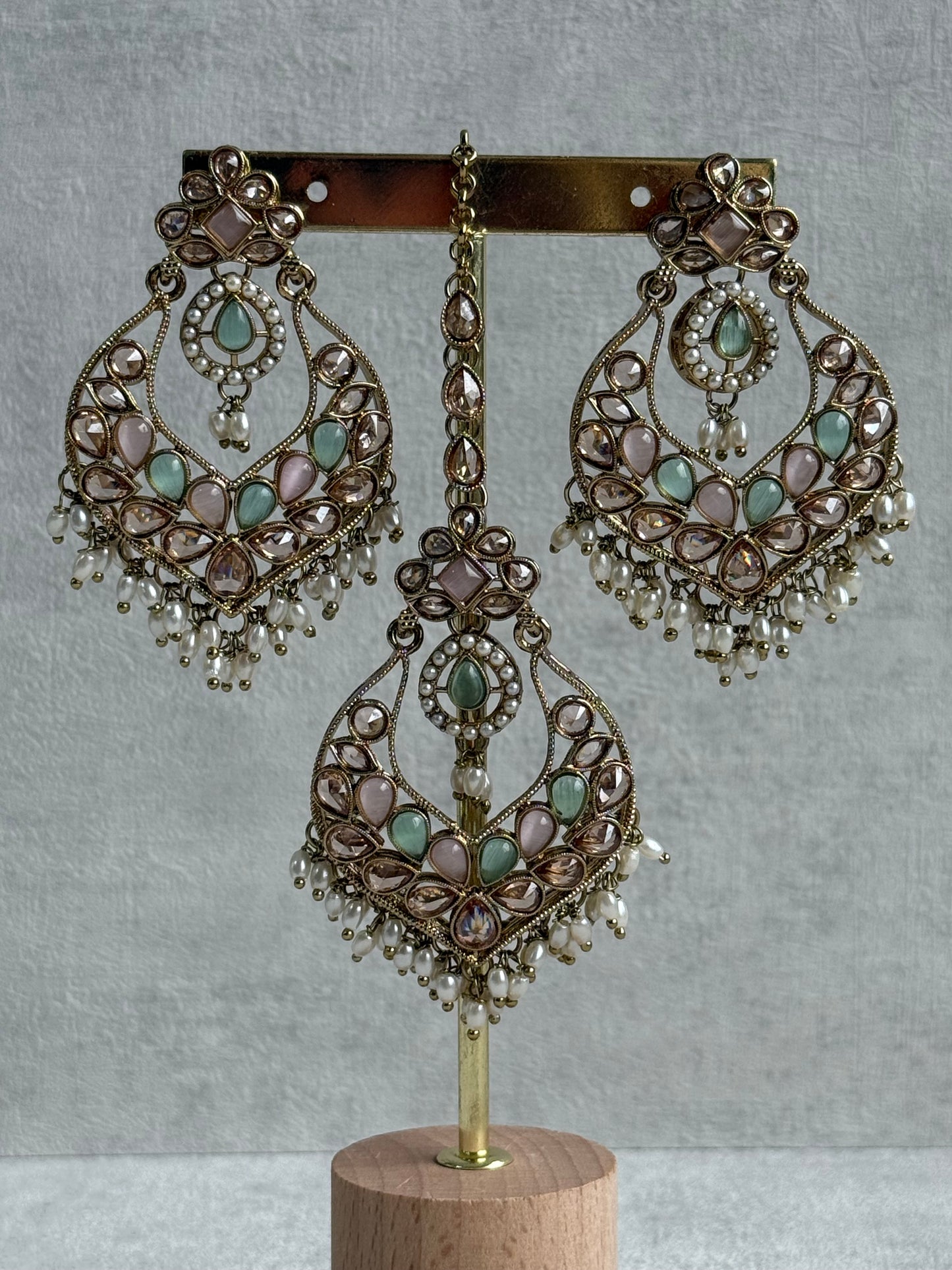 Ayura Designs Damini Tikka Set – Mirror-Cut Kundan Earrings & Tikka with Mint & Blush Enamel and Pearl Detailing