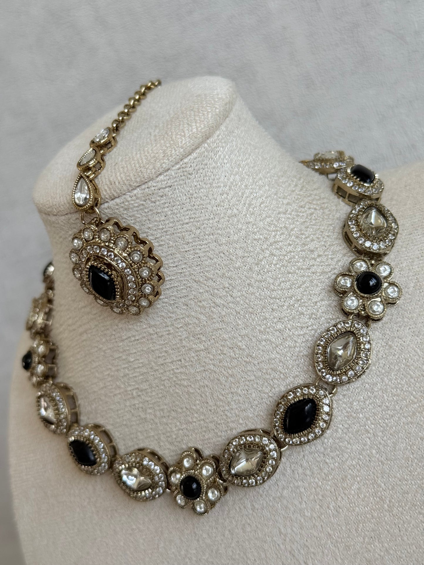 Ayura Designs Ivy Necklace Set with Studs & Tikka – Black Kundan Detailing