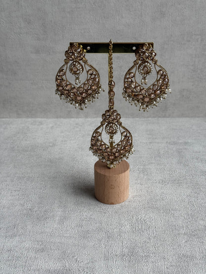 Ayura Designs Damini Tikka Set – Mirror-Cut Champagne Kundan Earrings & Tikka with Pearl Detailing