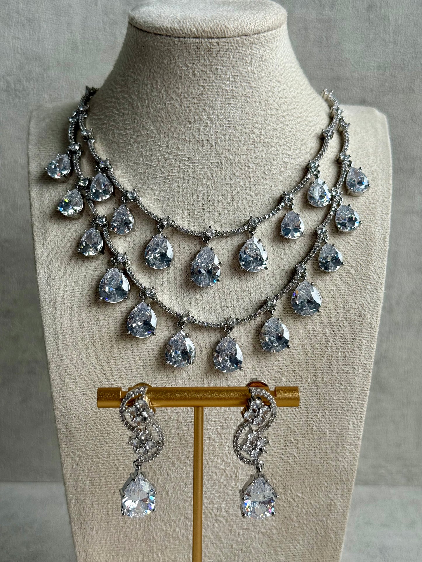 Ayura Designs Nida Set with Necklace & Earrings – Amethyst Purple Stones, Diamond-Cut Detailing & Silver Finish