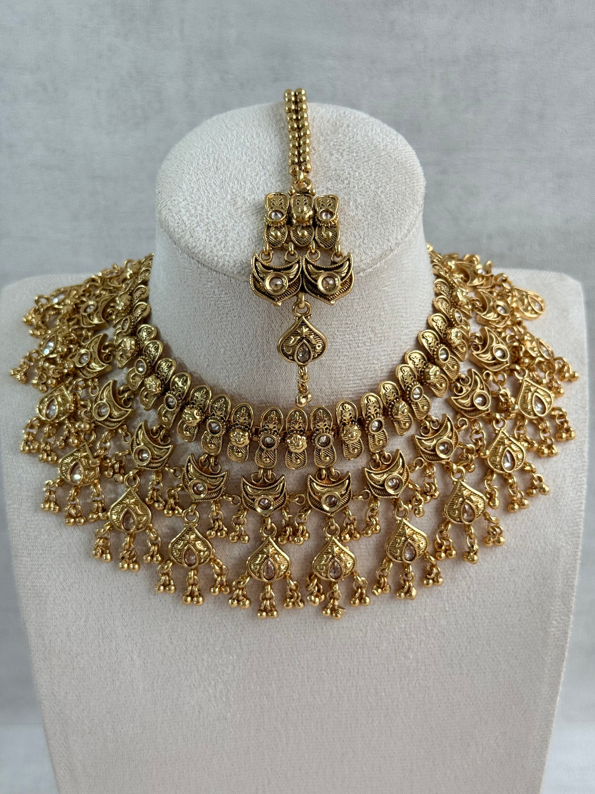 Ayura Designs Sifat Bridal Set with Earrings & Tikka – Antique Gold Kundan Waterfall Design with Paisley & Ghungroo Drops