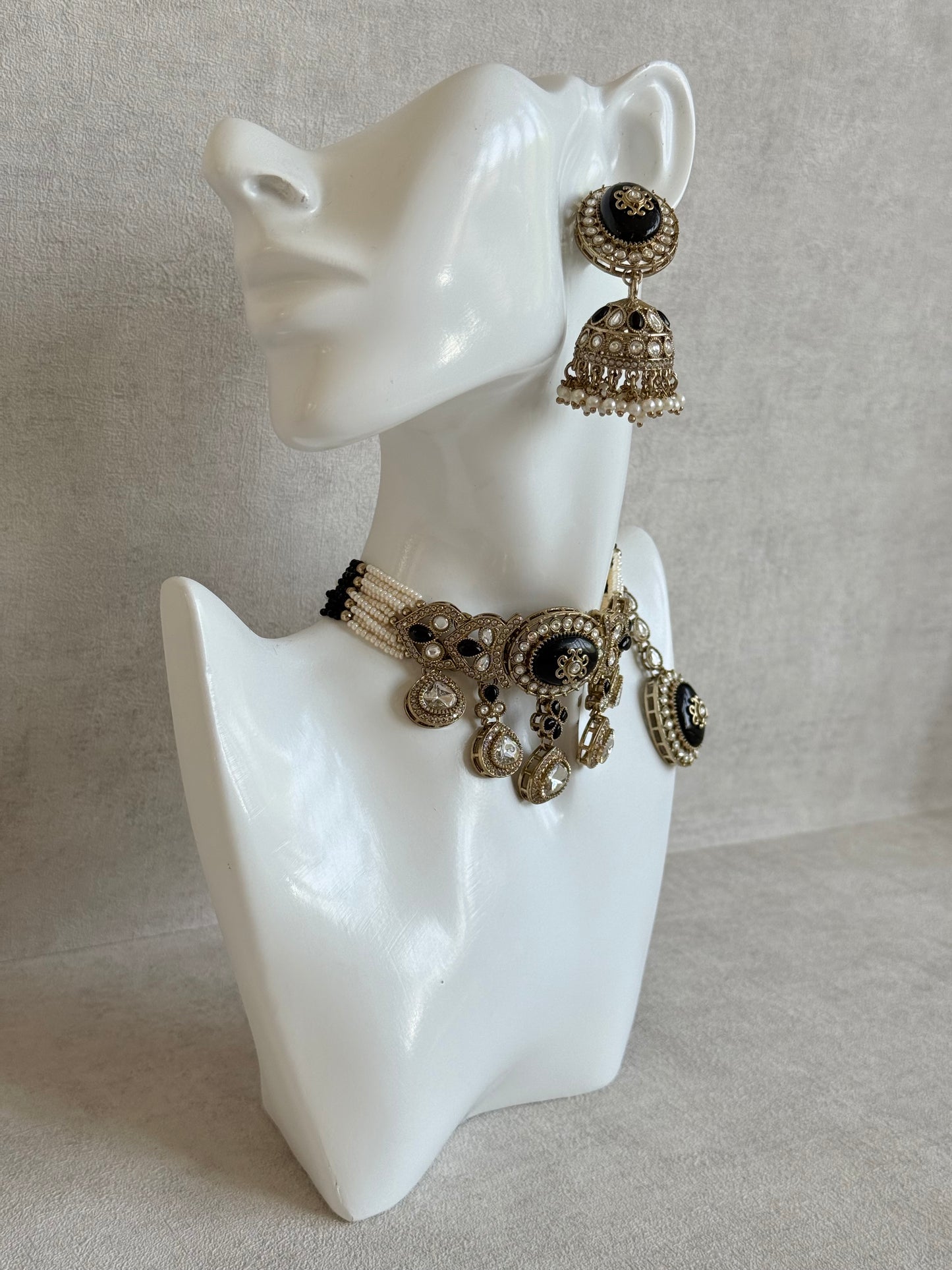 Ayura Designs Myra Choker Set with Earrings & Tikka – Black Kundan & Pearl Detailing
