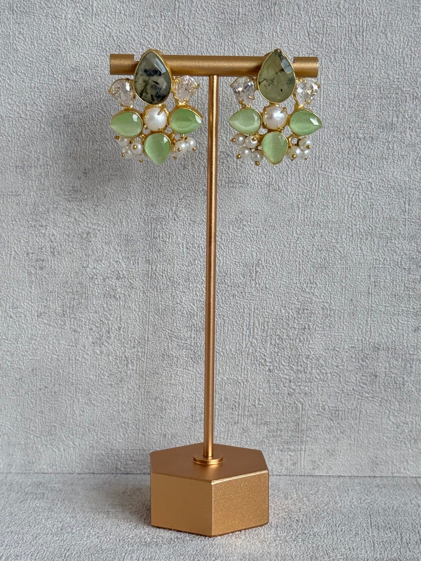 Ayura Designs Zaria Set with Tikka & Earrings – Prehnite with Pearls & Crystals