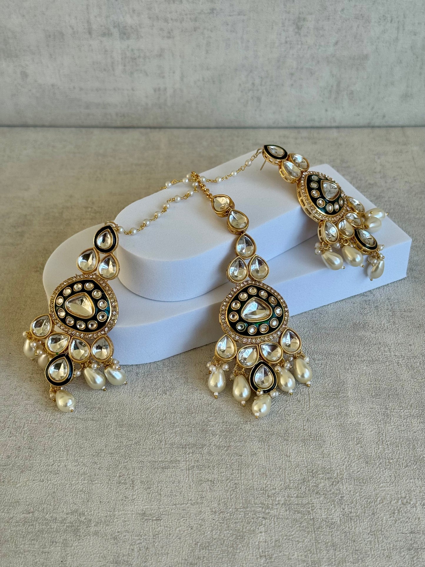 Ayura Designs Sultana Bridal Set with Necklace, Jhumkis, Tikka, Nath, Ring & Sheeshphool – Jadau Kundan Craftsmanship with Mirror-Cut Polki Stones, Ivory Pearls & Antique Gold Finish