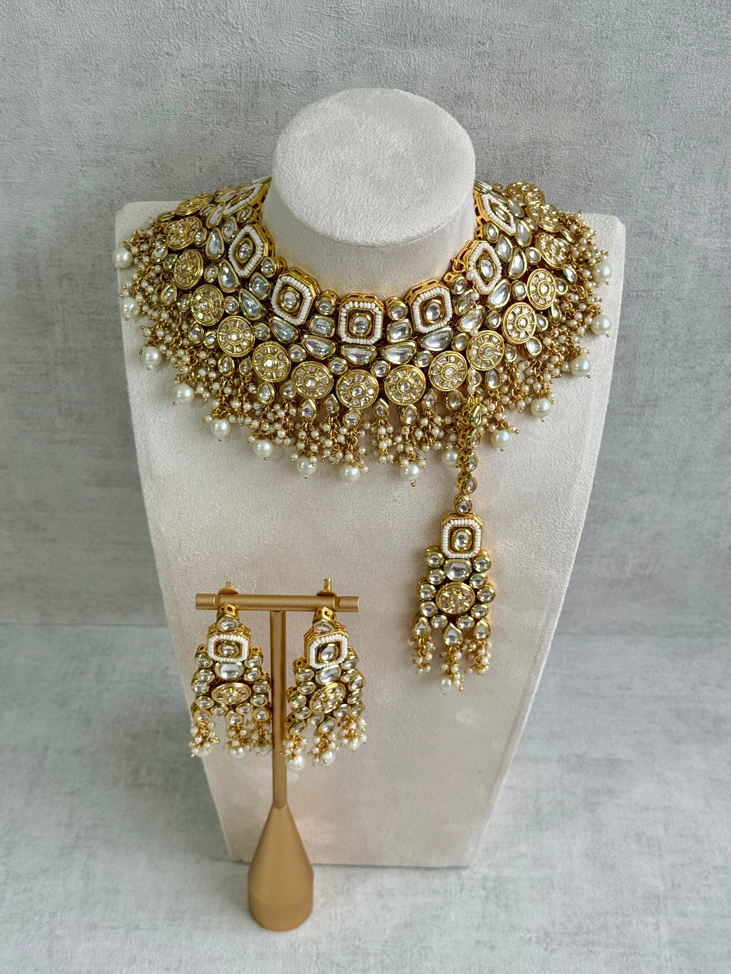 Ayura Designs Suhana Bridal Set with Necklace, Earrings & Tikka – Kundan Stones with Pearl Detailing in Antique Gold Finish