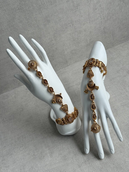 Ayura Designs Rewa Haathphool – Set of 2 Antique Gold Filigree Hand Ornament with Kundan Detailing